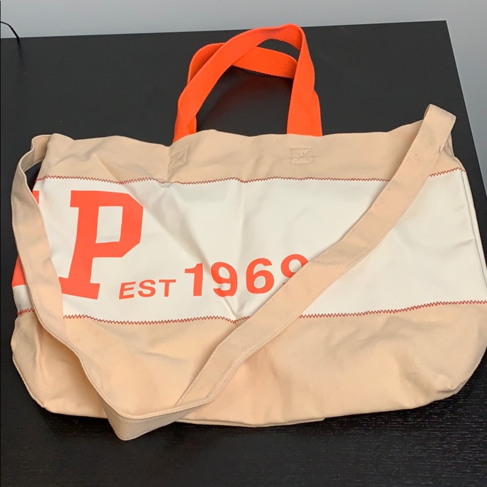 NWOT GAP CANVAS TOTE